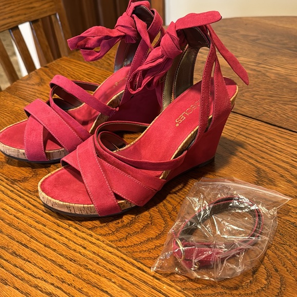 Pink Wedges - Picture 2 of 4